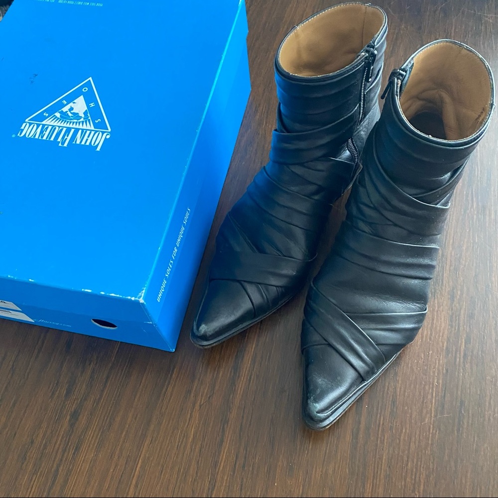 FLUEVOG Judi Wrappings Black Pointy Boot 10